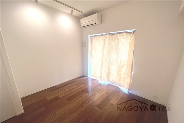 シーズンフラッツ千種 リビング