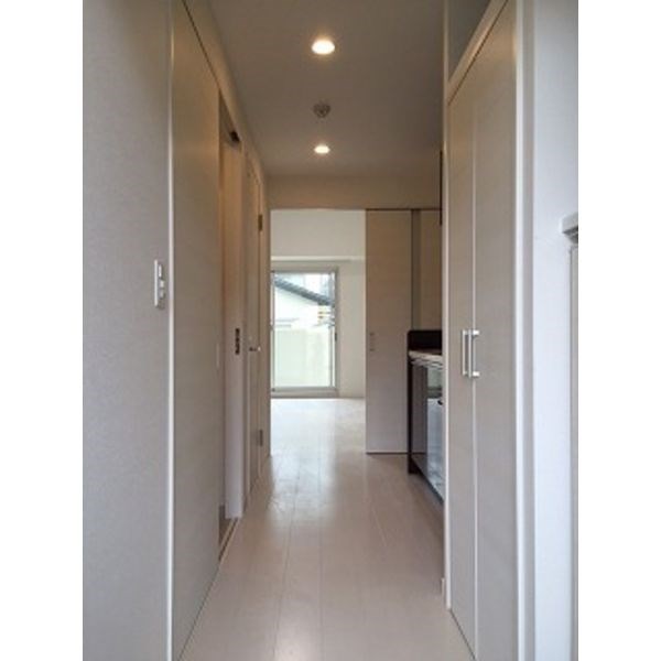 セレニティー金山 玄関