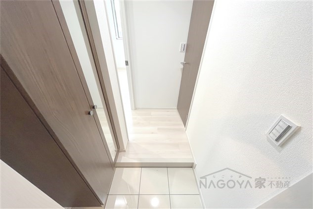 リュミアン堀田テラス 玄関