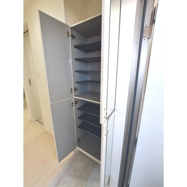 SQUARE志賀本通 玄関