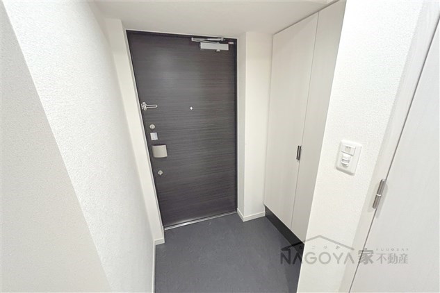 プレサンス上前津エレスタ 玄関