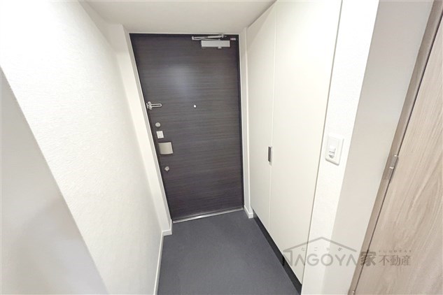 プレサンス上前津エレスタ 玄関