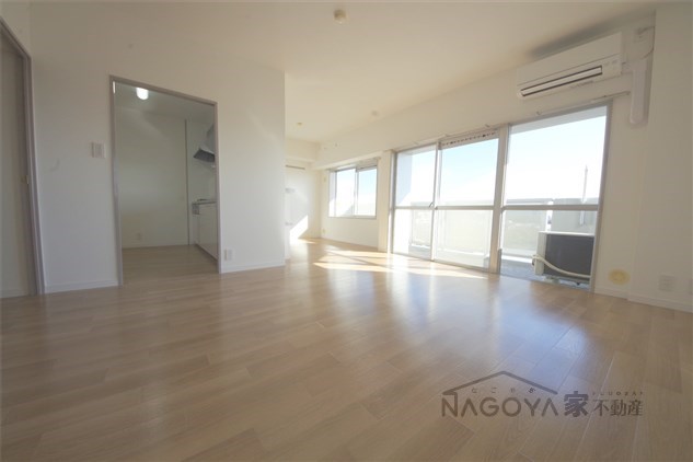 ウェルフォート幸川 リビング