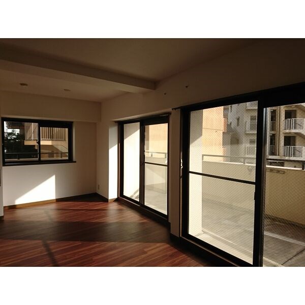 アピエス尾頭橋 リビング