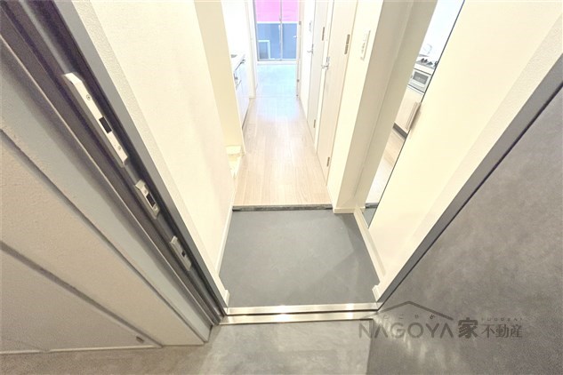 プレサンスTHE大須観音 玄関