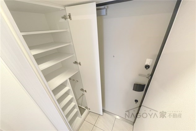 ディアレイシャス東別院 玄関