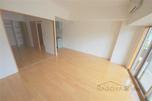 Ｍｅｄｉｏ１８ リビング