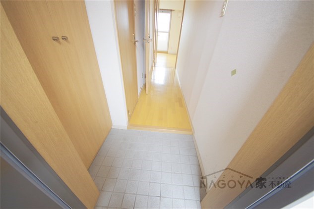 ＣＬＡＩＲ　ＨＥＩＷＡ 玄関