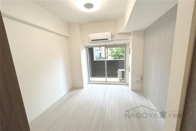 プレサンス広小路通今池 リビング