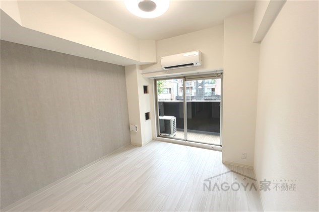 プレサンス広小路通今池 リビング