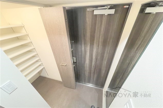 プレサンス広小路通今池 玄関