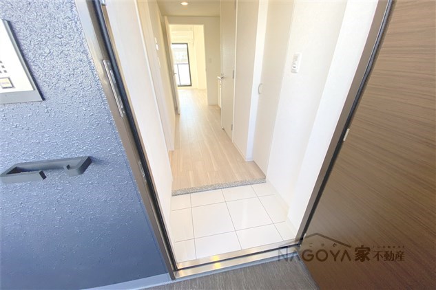 プレイズシード葵 玄関