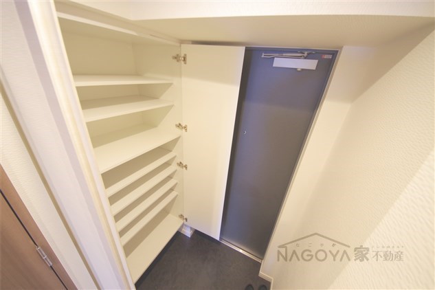 La Douceur志賀本通Ⅱ 玄関