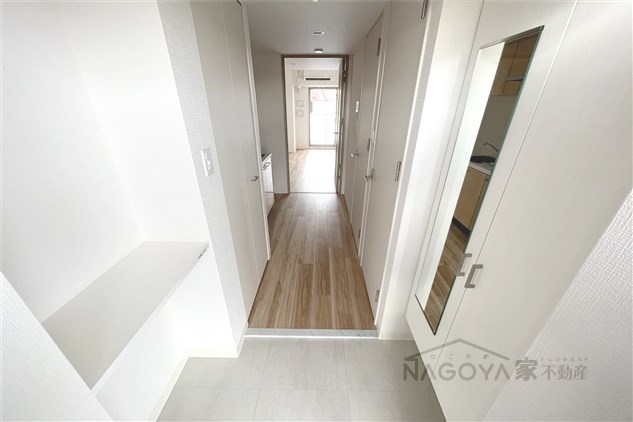 エスリード栄ル・クール 玄関