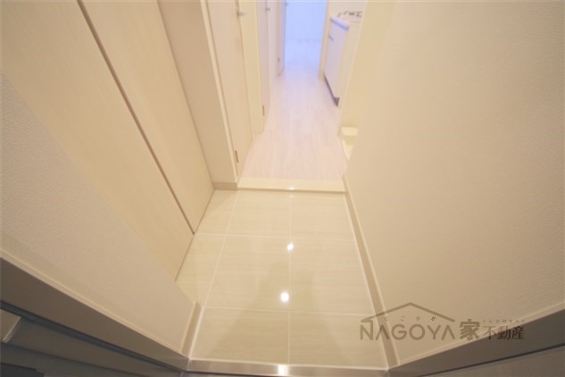 ブランシエスタ泉 玄関