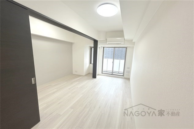 エステムコート名古屋葵 リビング