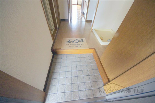 葵ビル 玄関