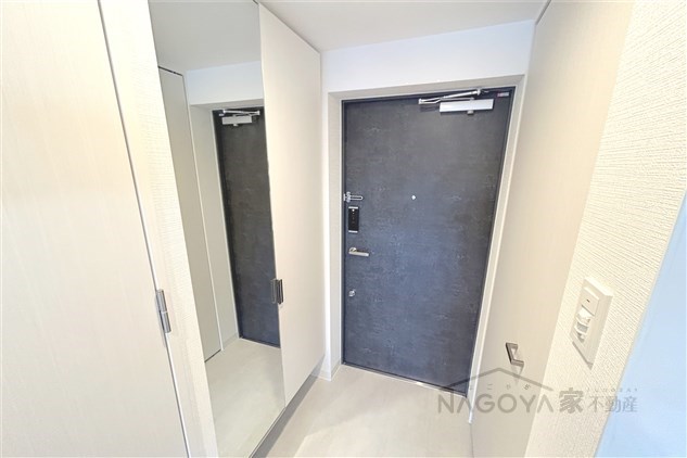 エスリード今池ルミナス 玄関