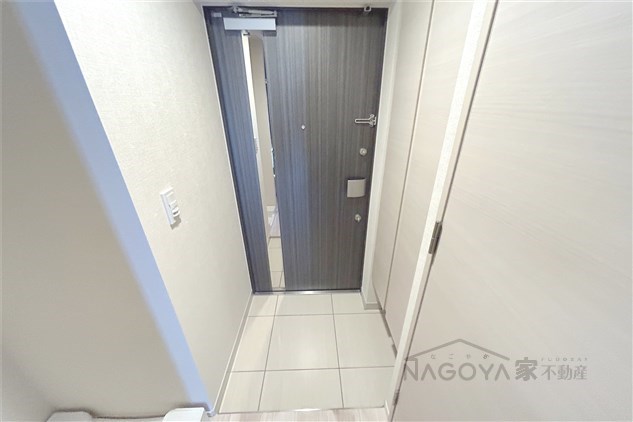 リヴシティ泉 玄関