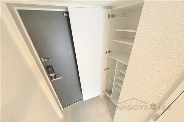 エスリード新栄マルス 玄関