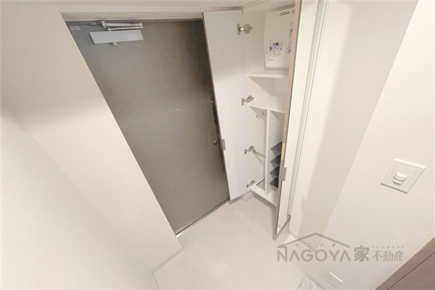 エスリードレジデンス東別院マークス 玄関