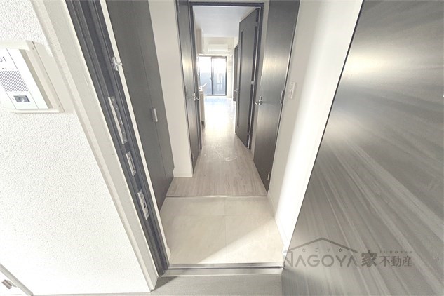 メイクスデザイン名駅南 玄関