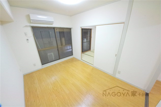 メゾン鶴舞 ベッドルーム