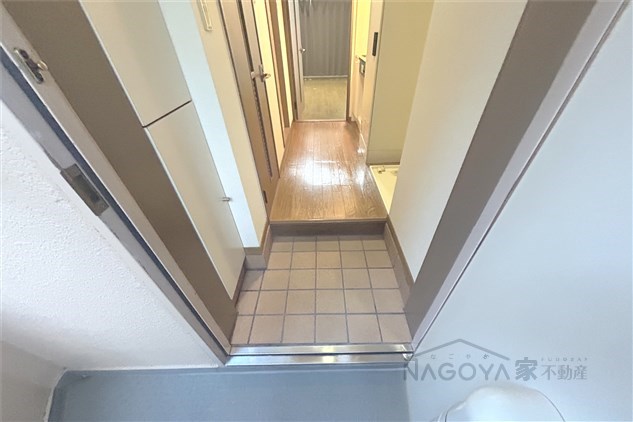 メゾンドＭＯＥ 玄関