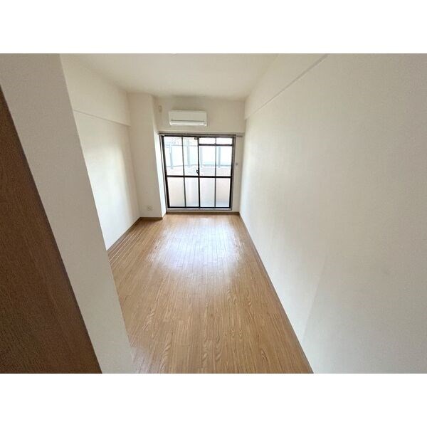 メゾンドＭＯＥ リビング