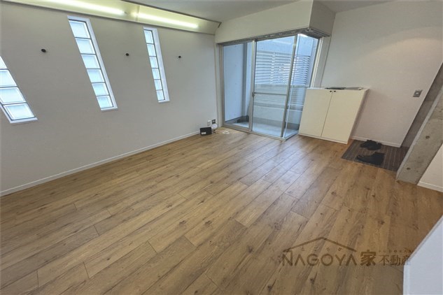 FULL HOUSE リビング