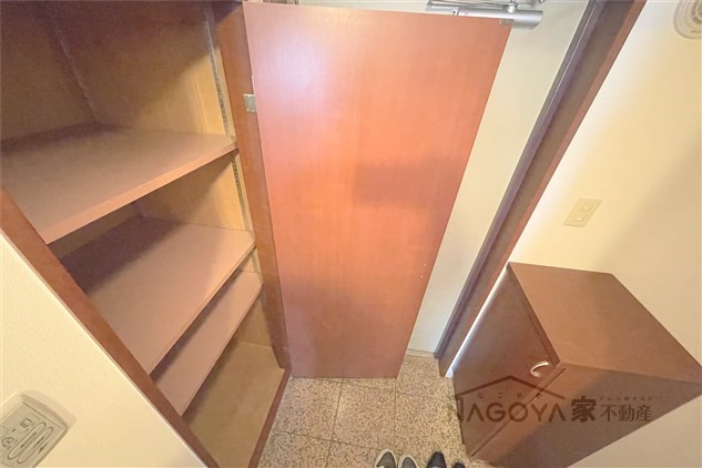 ライジング泉コートⅡ 玄関