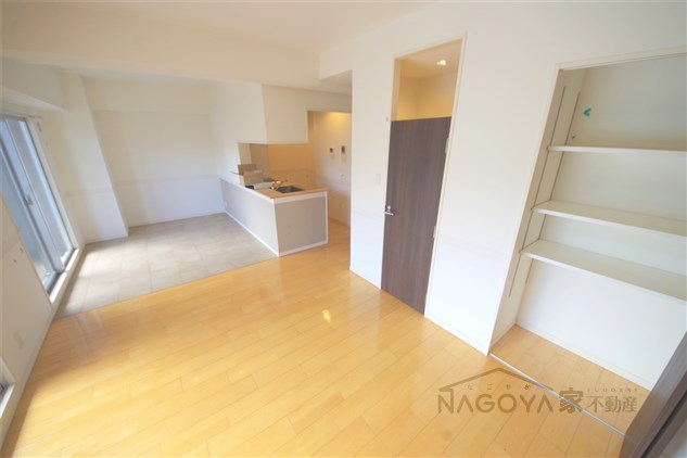 TRI-STAGE リビング