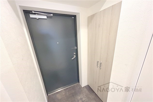 NR新栄 玄関