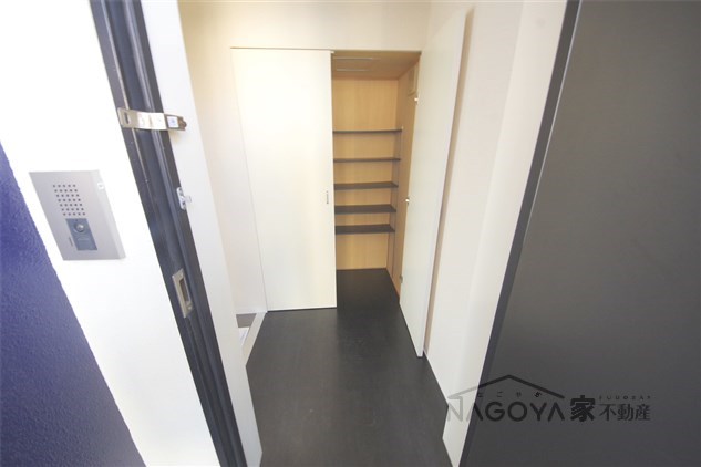 スクエア名駅南 玄関