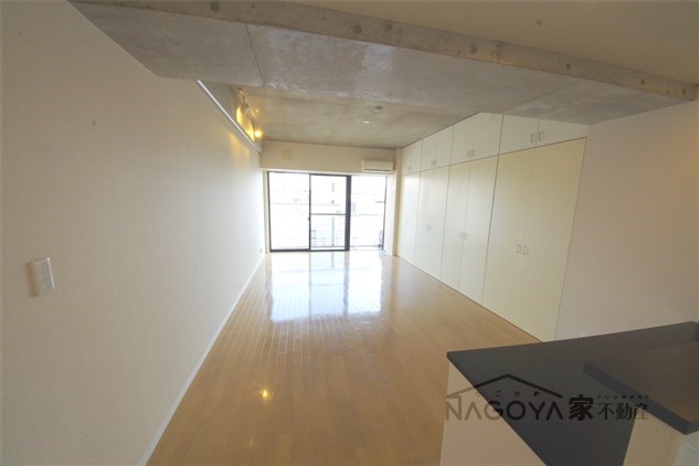 スクエア名駅南 リビング