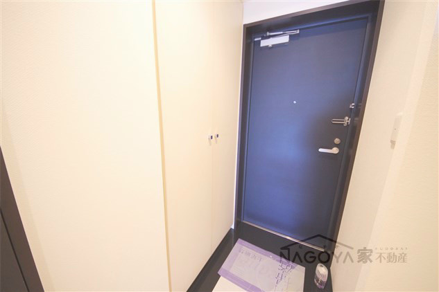 リヴシティ栄参番館 玄関