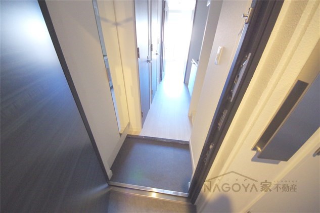 アステリ鶴舞テーセラ 玄関