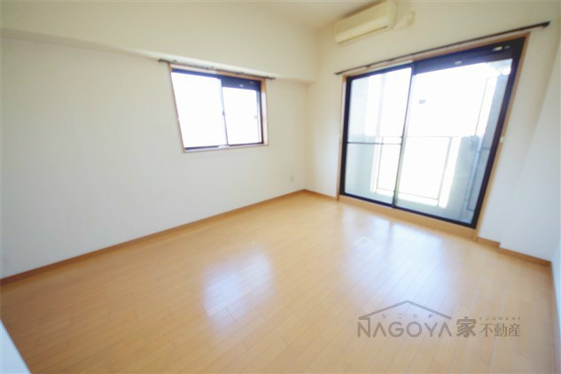 LUMINOUS　TSURUMAKOEN リビング