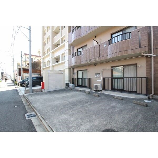 金龍コーポ中村 駐車場
