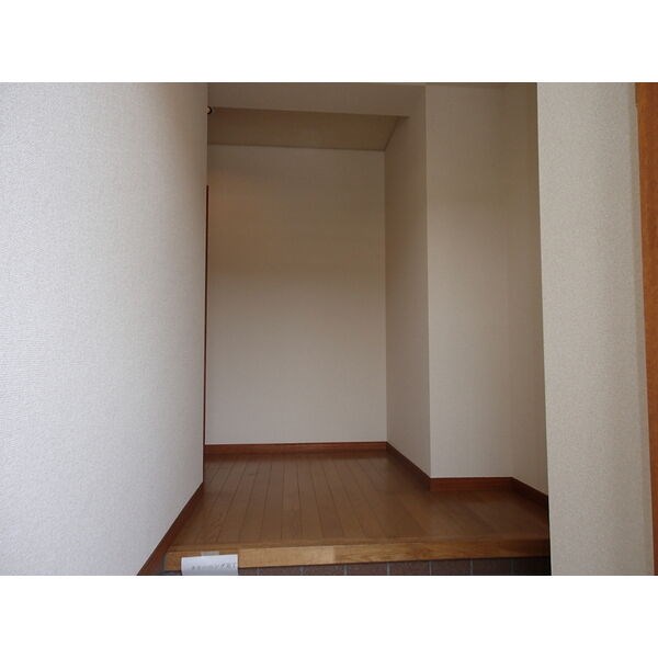 第18オオタビル 玄関