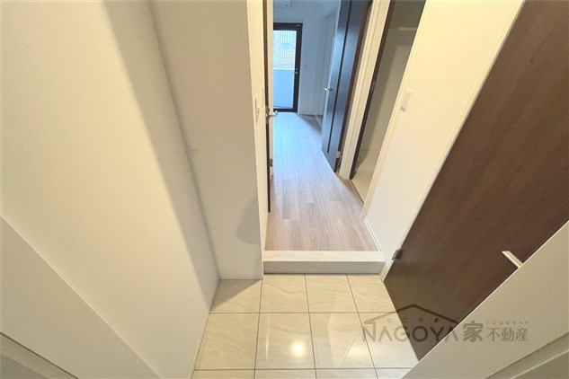 Reveler　Osu 玄関