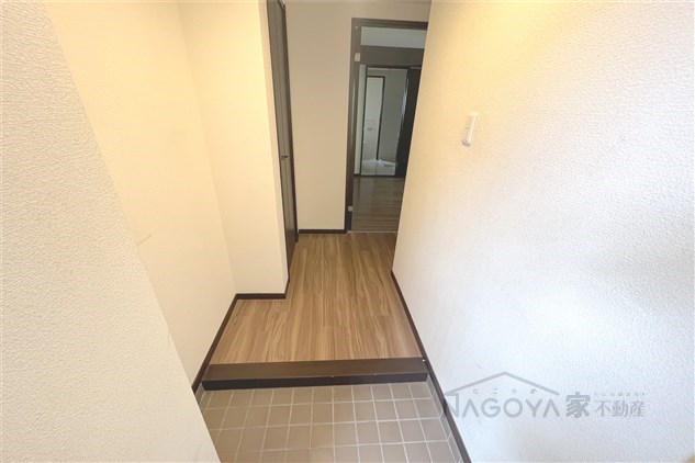 メゾン白川 玄関