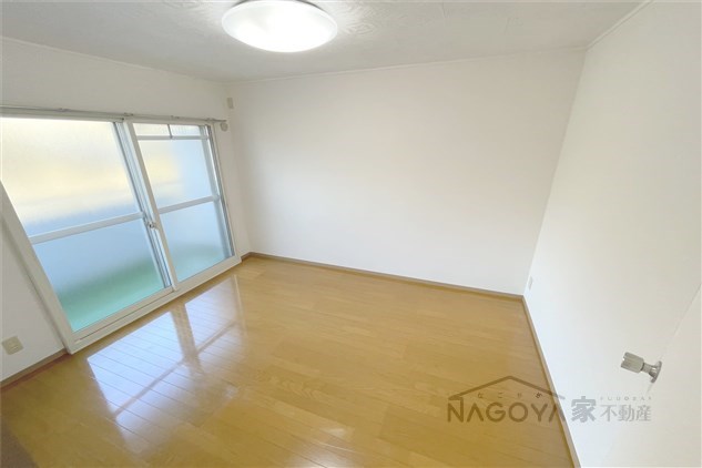 シャトー春山 ベッドルーム