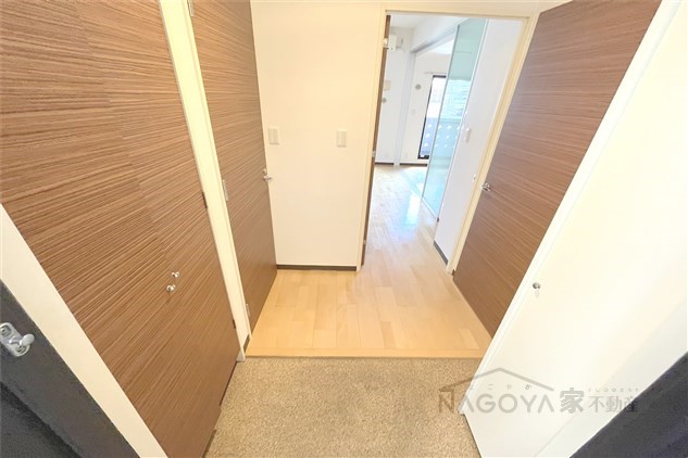 スタジオスクエア泉 玄関