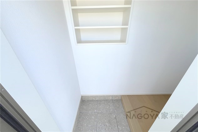 ボンヌール川名 玄関