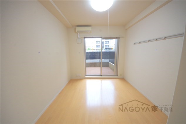 meLiV桜山 ベッドルーム