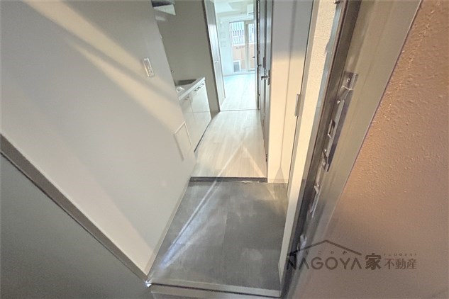 ファステート栄セントラル 玄関