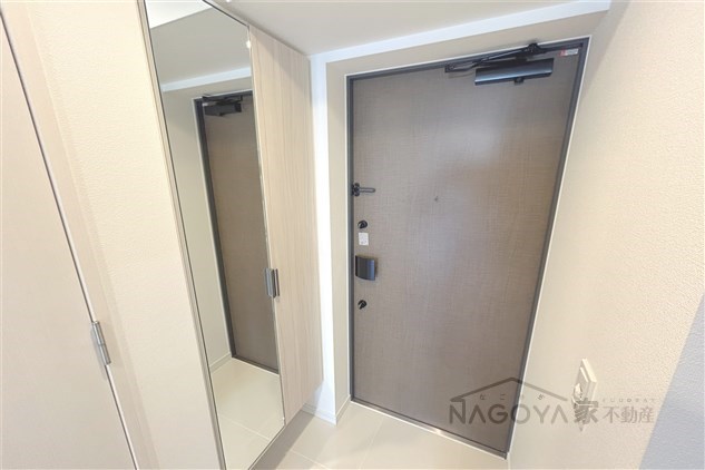 メイクス新栄 玄関