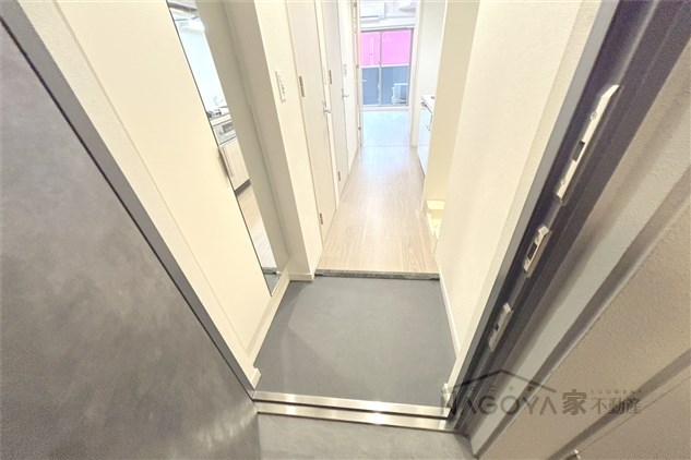 プレサンスTHE大須観音 玄関