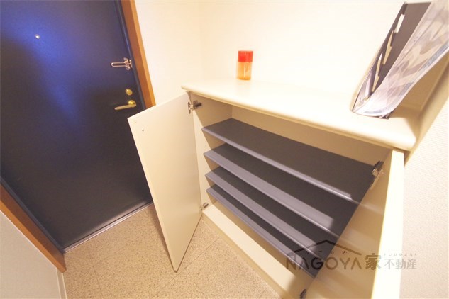 ソーラスフロント富船 玄関